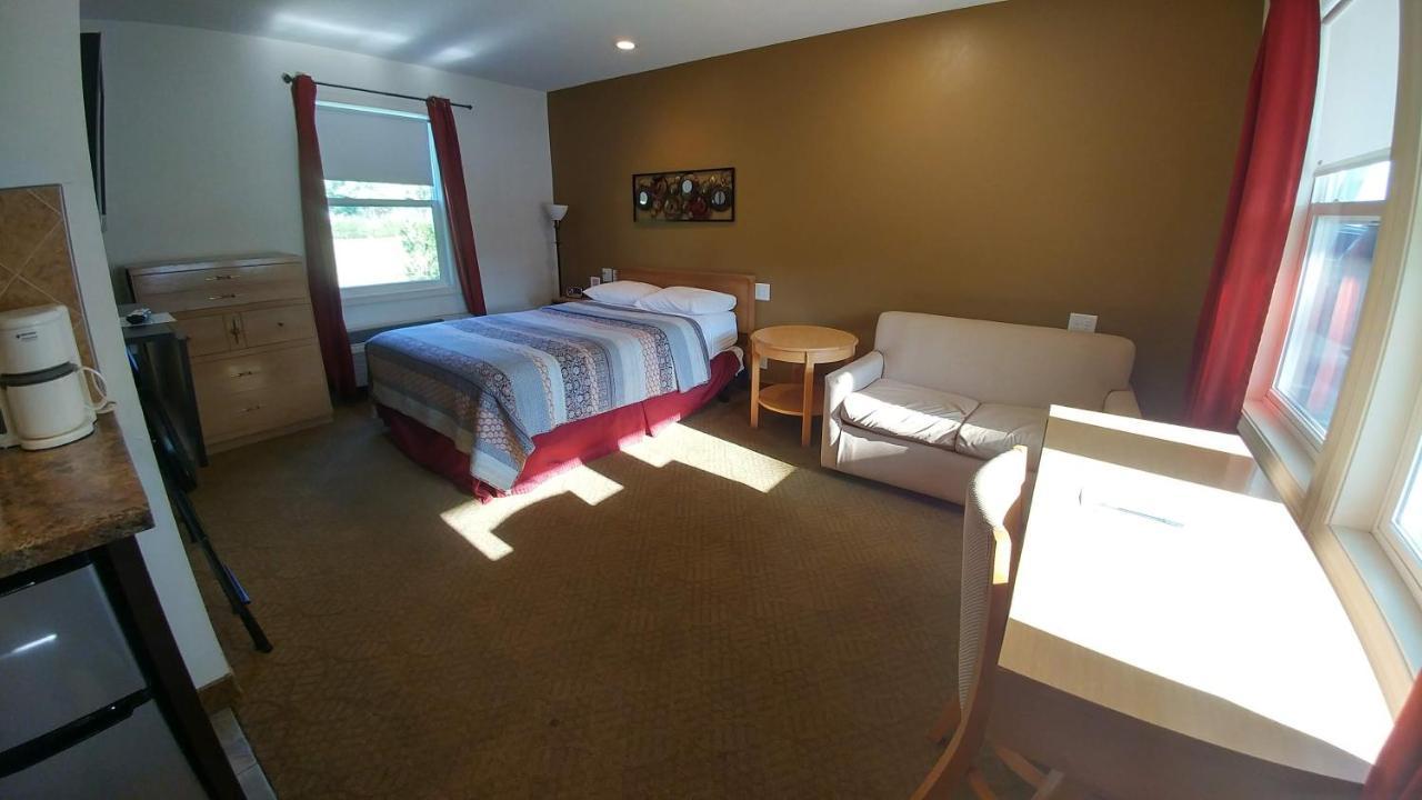 57 2* Sturgeon Bay